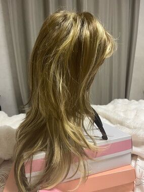 Honey Blonde Layered Long Wig with Natural Waves